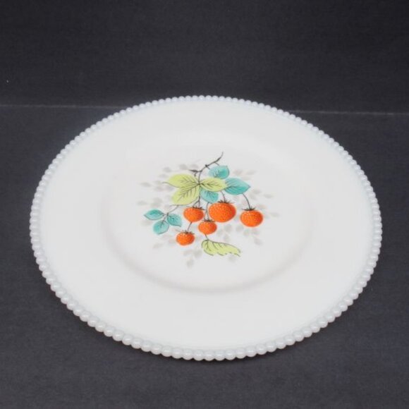 Westmoreland Milk Glass BEADED EDGE 10 1/4 Inch Hand Painted STRAWBERRIES Plate - Picture 2 of 4